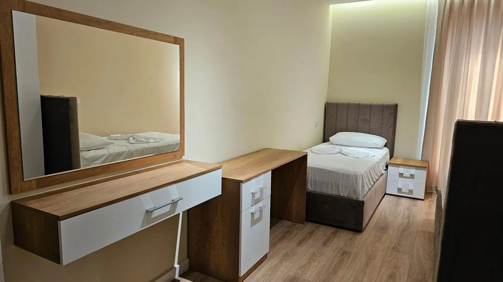 Tirana Airport Apartment Албания