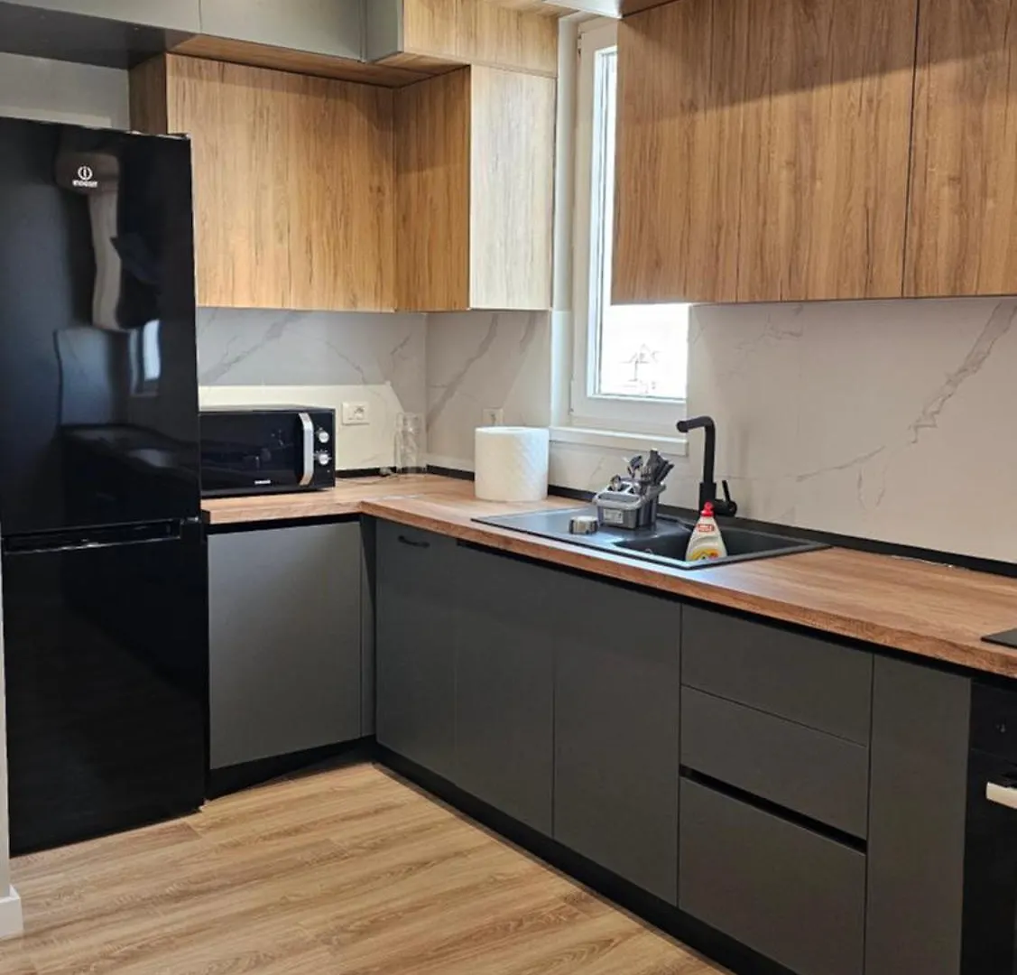 Tirana Airport Apartment 0*,  Албания